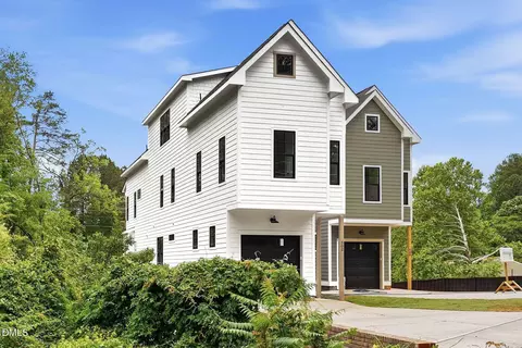 502 W Chatham St, Apex, NC 27502