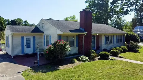 207 W Church St, Walstonburg, NC 27888