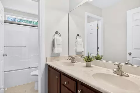 Bath - 8716 Carradale Ct, Wake Forest, NC 27587 photo 6 of 6