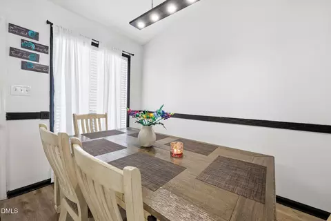 Dining - 1047 Smith Rd, Smithfield, NC 27577 photo 2 of 5