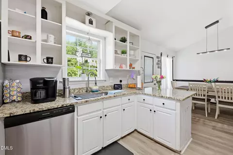 Kitchen - 1047 Smith Rd, Smithfield, NC 27577 photo 2 of 4