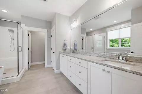 Bath - 3520 Hundleby Dr, Apex, NC 27539 photo 2 of 8
