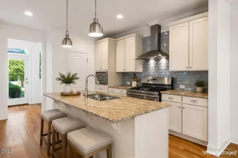 22 Treywood Ln, Chapel Hill, NC 27516