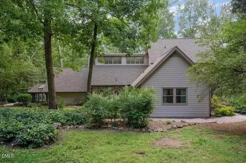 1525 Arboretum Dr, Chapel Hill, NC 27517