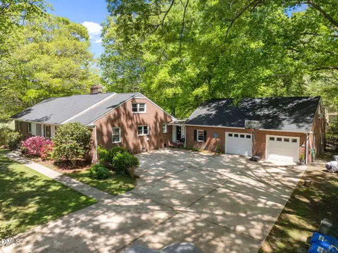 68 Oakwood Dr, Chapel Hill, NC 27517