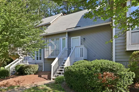 110 Virginia Pl, Cary, NC 27513