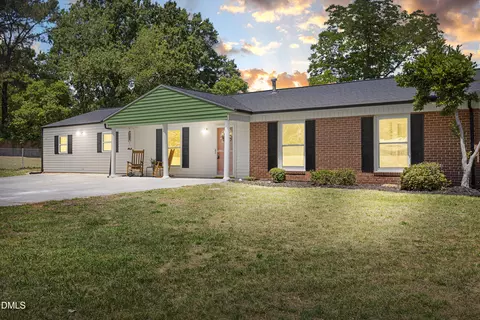 2612 Sapona Cir, Sanford, NC 27332