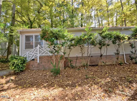 841 Barringer Dr, Raleigh, NC 27606
