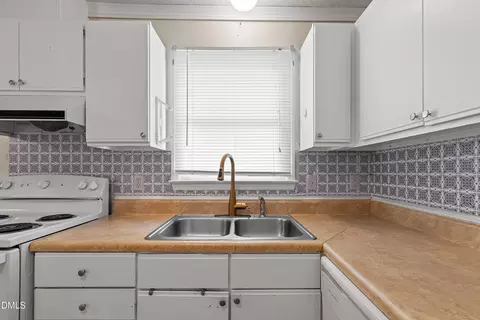 Kitchen - 89 E Boxley Dr, Wendell, NC 27591 photo 4 of 5