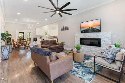 127 Ottawa Dr, Louisburg, NC 27549