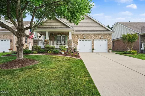 812 Canyoncreek Ln, Fuquay Varina, NC 27526