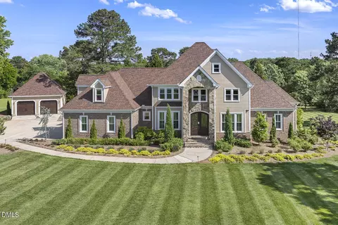 6909 Darcy Ln, Raleigh, NC 27606