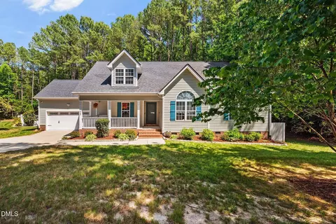 465 Spencers Gate Dr, Youngsville, NC 27596