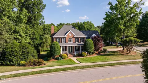 104 Circle On The Green Grn, Cary, NC 27519