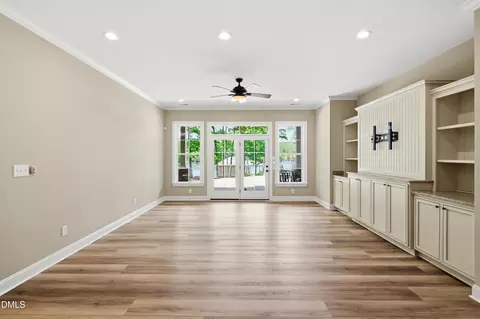 Living - 601 Estate Rd, Semora, NC 27343 photo 7 of 8