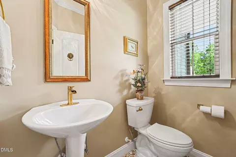 Bath - 125 Wolf Den Dr, Garner, NC 27529 photo 1 of 4
