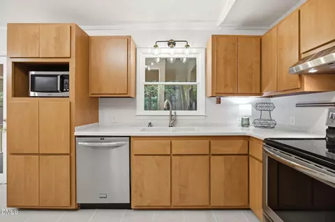 Kitchen - 6117 Craig Rd, Durham, NC 27712 photo 2 of 4