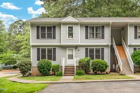 121 Westview Dr #44, Carrboro, NC 27510