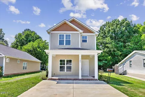 706 S Pollock St, Selma, NC 27576