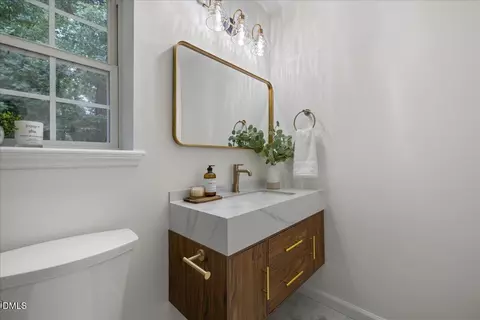 Bath - 701 E Lavender Ave, Durham, NC 27704 photo 3 of 5