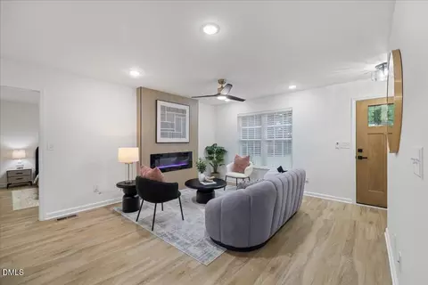 Entry Way - 701 E Lavender Ave, Durham, NC 27704 photo 1 of 3