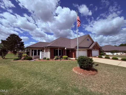 45 Glenfield Dr, Dunn, NC 28334