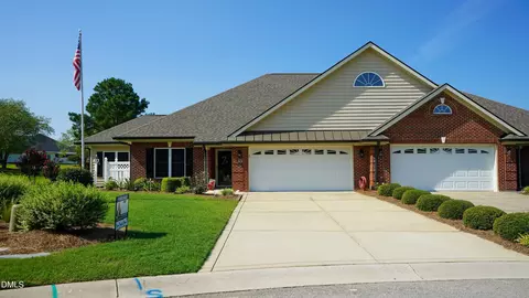 45 Glenfield Dr, Dunn, NC 28334