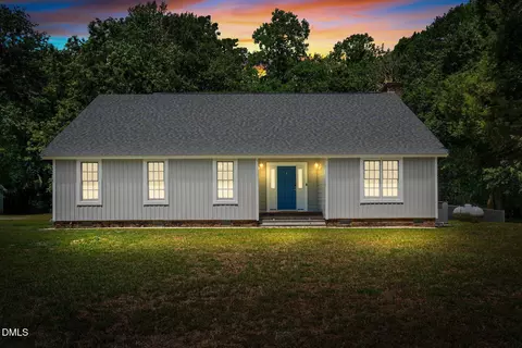 726 Thomas Rd, Rocky Mount, NC 27801