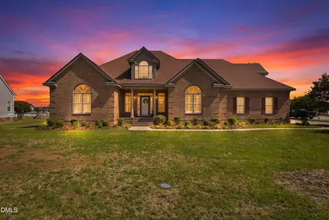 6301 Waters Edge Dr, Rocky Mount, NC 27803