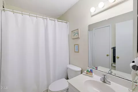 Bath - 807 W Trinity Ave #118, Durham, NC 27701 photo 1 of 1