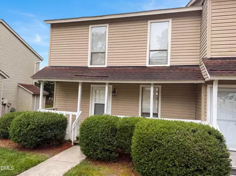 104 Arbuckle Ln, Cary, NC 27511