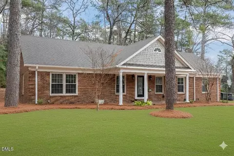 120 Dundee Rd, Fayetteville, NC 28303