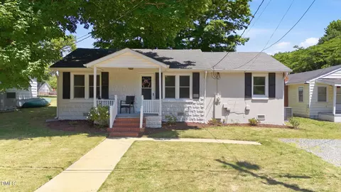 607 E Holmes St, Benson, NC 27504