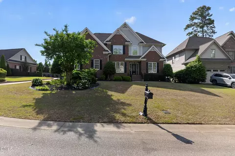 108 Shadow Oak Ln, Fayetteville, NC 28303