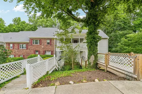 411 Gooseneck #B5, Cary, NC 27513