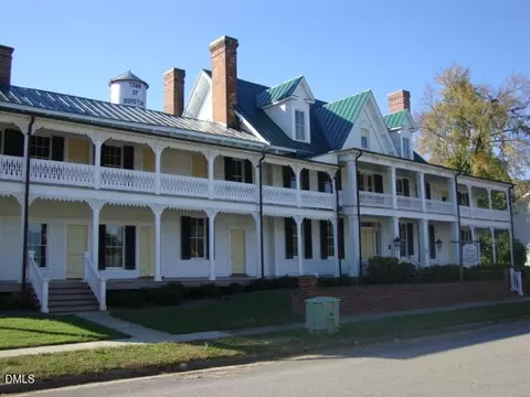 Exterior - 243 Craddock St, Boydton, VA 23917 photo 5 of 6