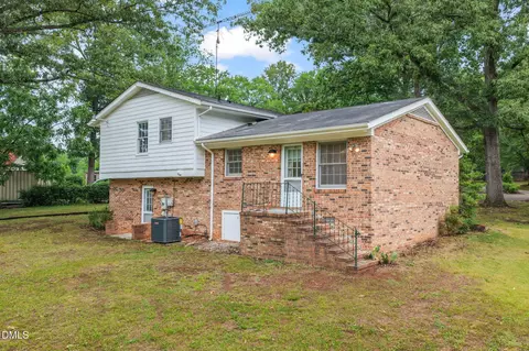 Exterior - 243 Craddock St, Boydton, VA 23917 photo 2 of 6