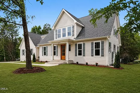 420 W Corbin St, Hillsborough, NC 27278