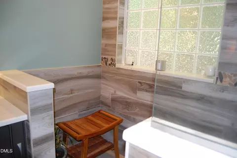 Bath - 3703 Dillon Ln, Wake Forest, NC 27587 photo 4 of 7