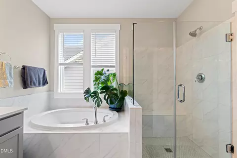 Bath - 808 Adeline Ct, Durham, NC 27713 photo 3 of 5