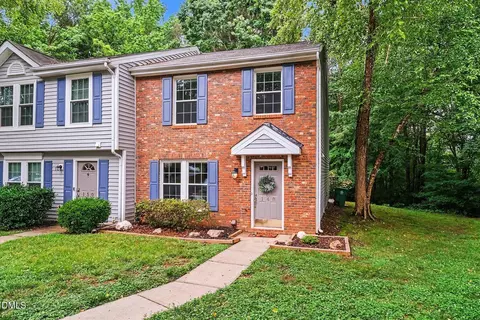 148 Luxon Pl, Cary, NC 27513
