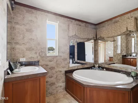 Bath - 175 179 Emerson Ln, Smithfield, NC 27577 photo 1 of 3