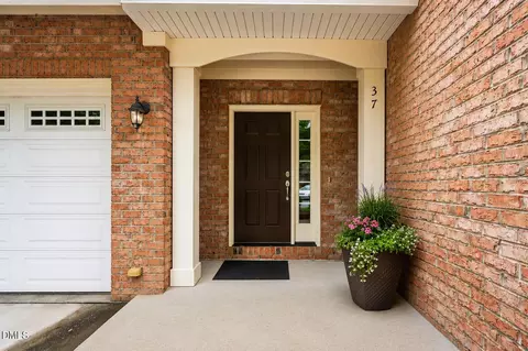 37 Abernathy Dr, Chapel Hill, NC 27517