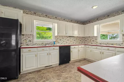 Kitchen - 6562 Squirrel Den Rd, Bailey, NC 27807 photo 2 of 5