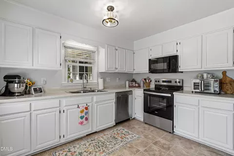 Kitchen - 2424 Mapleton Ln, Raleigh, NC 27613 photo 2 of 4