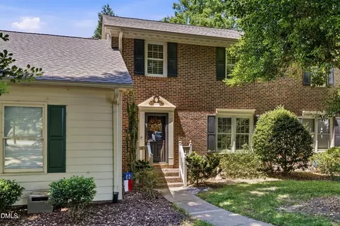 2424 Mapleton Ln, Raleigh, NC 27613
