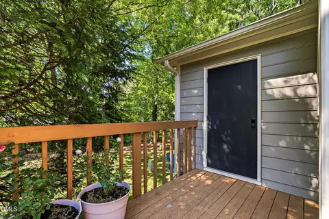 Exterior - 2424 Mapleton Ln, Raleigh, NC 27613 photo 5 of 7