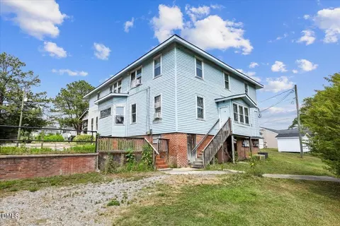 Exterior - 206 E Church St, Smithfield, NC 27577 photo 3 of 7