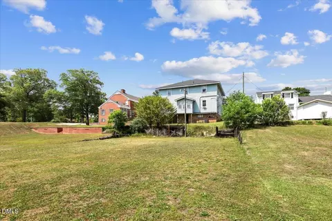 Exterior - 206 E Church St, Smithfield, NC 27577 photo 6 of 7