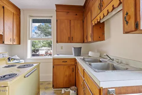 Kitchen - 206 E Church St, Smithfield, NC 27577 photo 4 of 6